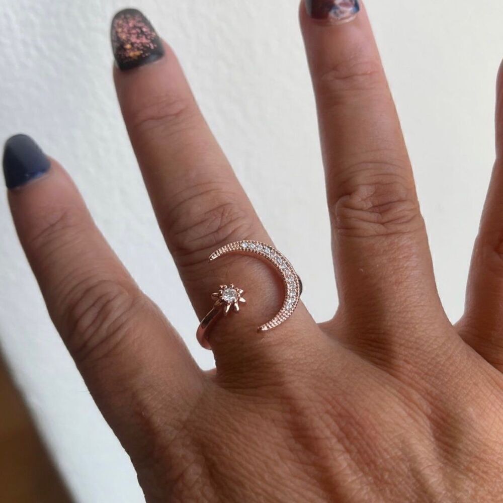 The On trend Moon & Stars Sterling Silver adjustable ring 18k rose gold plated